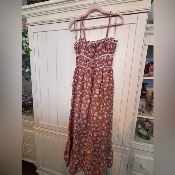 Sincerly Jules Dresses & Skirts - Sincerely Jules Terracotta and White Floral Dress